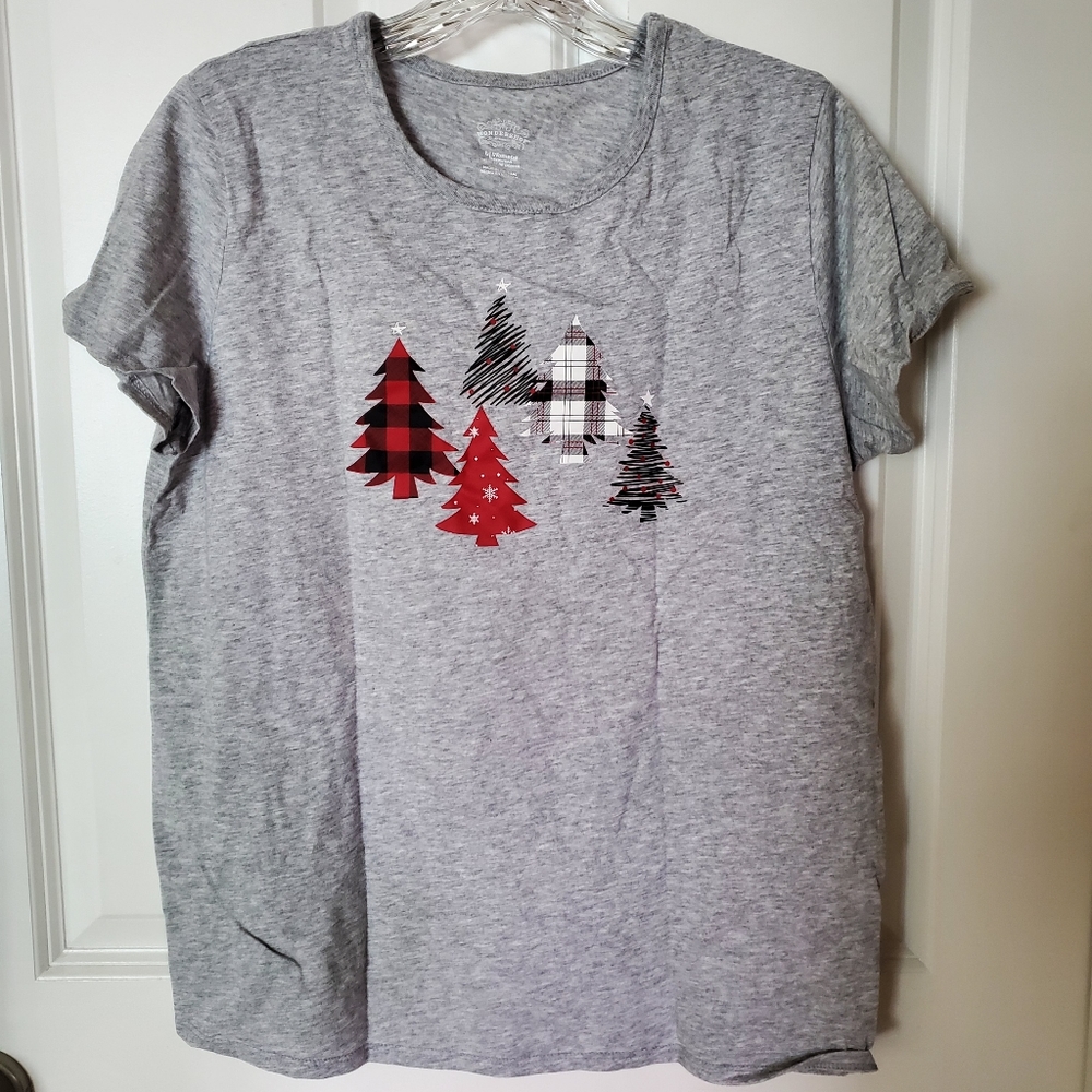 Womens Christmas tree pajama shirt.‎ Size L. very gently worn.
